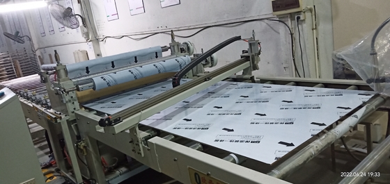 100 m/min Filmlamineermachine met PLC-besturingssysteem