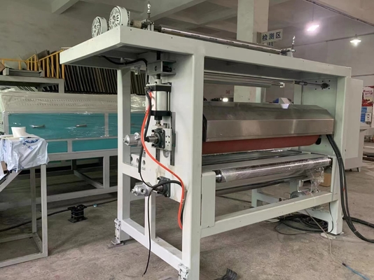 Roller Roller Delivery LED UV Embossing Machine met 1-10m/min snelheid voor en productie