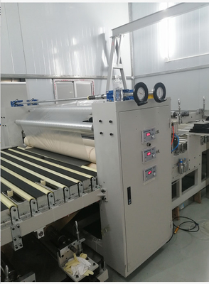 Plaat van karton of kunststof of glas 360-410V/50HZ Spanningsfilm lamineermachine met 6300*1550*1200mm totale afmeting