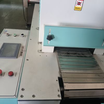 Industriële LED UV-hardmachine voor snel drogen en hard maken van oplosmiddel-gebaseerde coatings, inkt en lijm.