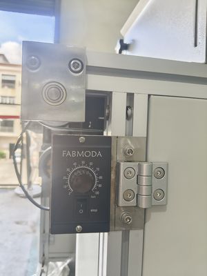 Kleine serieproductie UV-hardmachine met compact ontwerp 2107 mm x 1390 mm x 1900 mm