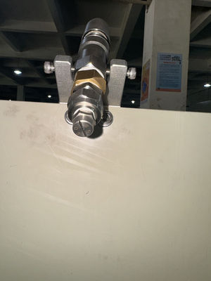 High-output dubbelstation spin coater voor water/olie barrière coating van pulp gegoten tafelgerei