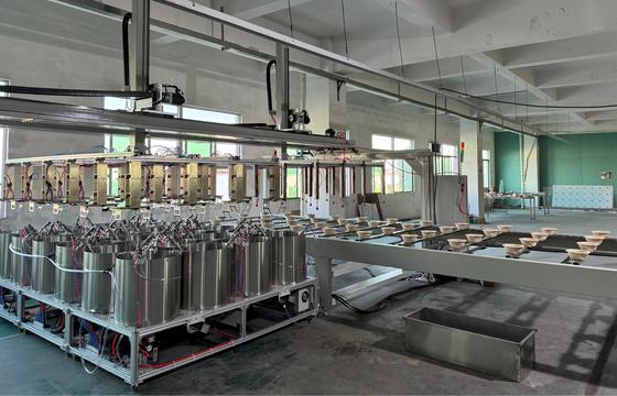 Hoge-output spincoating productielijn voor gegoten pulp servies - 24-station intern coatingsysteem met aanpasbare parameters
