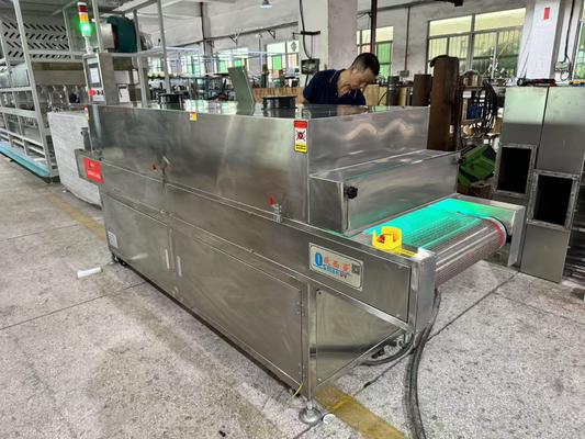 Aanpasbare UV-sterilisator met automatische transportband voor kiemdodende lijn voor chemische sterilisatie