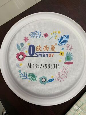 Digitale printer met een snelheid van één pas voor inline-printen met een hoge resolutie op pulpgevormde verpakkingen