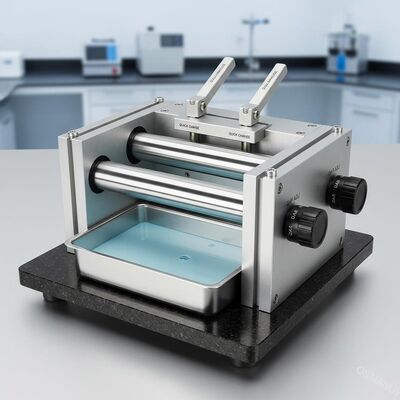 Compacte dubbelrolcoater met handmatige tussenruimte-aanpassing en snelle rolvervanging voor precisiecoating