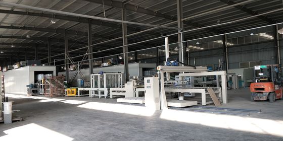 Van de de Machinenevel van de neveldeklaag de Verfproductielijn Automatische het Laden en het Leegmaken Systeemfabriek