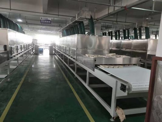 ENERGIE-EFFICIENTE INDUSTRIALE microwaveconveyor droger aanpasbare magnetron-arrangement en luchtstroom