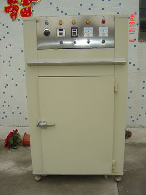 Een jaar vaste temperatuuroven met buiten afmetingen 600 mm x 600 mm x 800 mm
