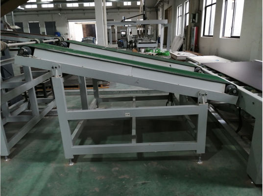 UVnevel die Automatische Blanking Machine met een laag bedekken met Lengte 1800mm van Transportbandsystemen