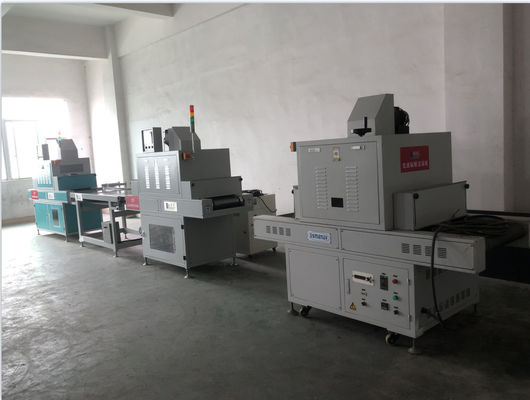 Efficiënte 10 m/Min 2KW Mesh Riem Uv Bestraling Machine Computer Wit Voor Voedsel Doos of Kleding of Board