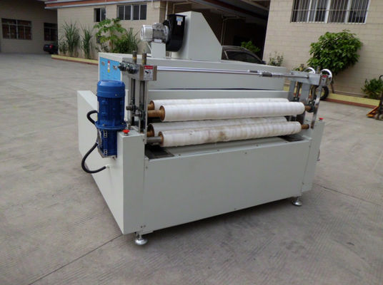Het UVbedrijf van de de Drukmachine van de Deklaagmachine UV voor Vloer of Houten meubilair of Ambachten of Wallboard deklaag