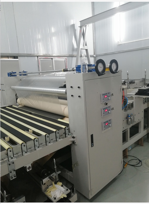 Plaat van karton of kunststof of glas 360-410V/50HZ Spanningsfilm lamineermachine met 6300*1550*1200mm totale afmeting