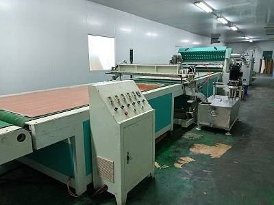 2000 kg totaal machinegewicht Gordijncoatingmachine voor grootschalige productie