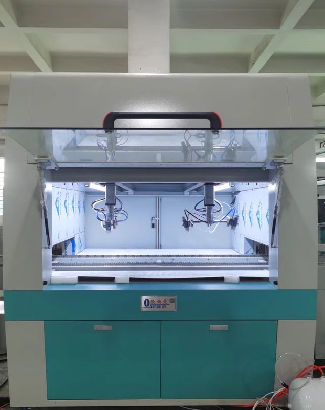 1100 mm * 410 mm * 1100 mm Automatische spuitcoatingsmachine met een spuitpistool met een diameter van 1,0-1,5 mm