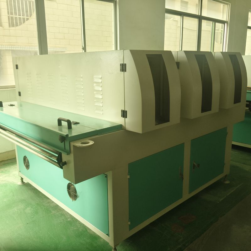Energiebesparing Drie lampen UV-hardmachine 5-20m per min Metalen plaat UV Led-machine