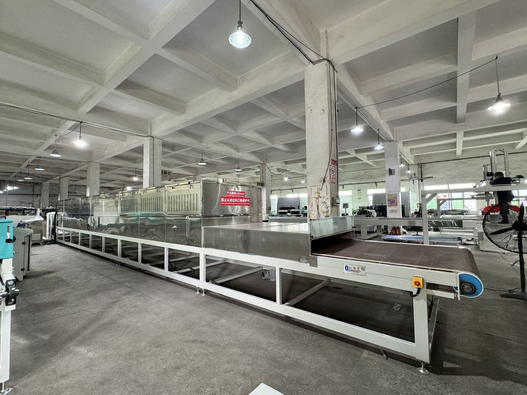 Duurzame productie Eco-bewust ontwerp 14 fase microwave droger voor pulp zeevruchten