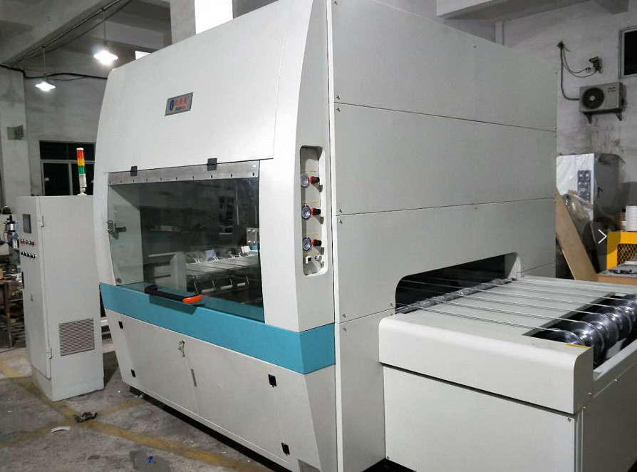 PLC/HMI-besturingssysteem Sproei-coatingsysteem voor handmatig sproeipistool 0-1000 mm Sproeibreedte