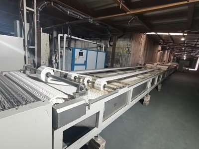 High Automation UV Coating Machine met hoge betrouwbaarheid coating technologie