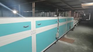 PVC-gloeiproductielijn / prestatiecoating van vlak materiaal